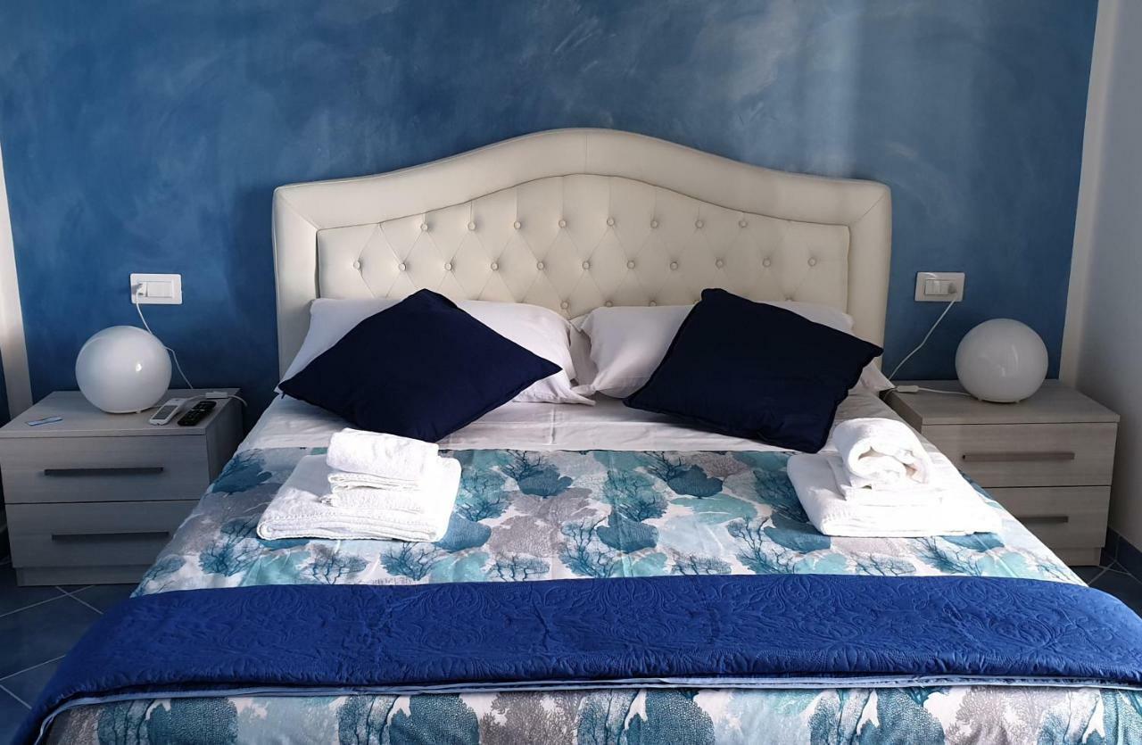 A Un Passo Dal Mare Bed & Breakfast อากรอโปลี ภายนอก รูปภาพ