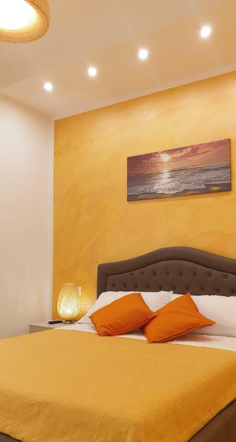 A Un Passo Dal Mare Bed & Breakfast อากรอโปลี ภายนอก รูปภาพ